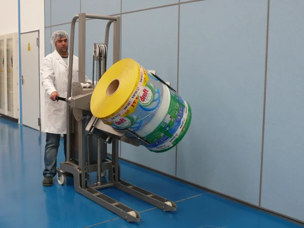 Electric Mobile Stacker Cleanroom Stainless Steel EMS600 (4) Electric Mobile Stacker Cleanroom Stainless Steel EMS600 (4)