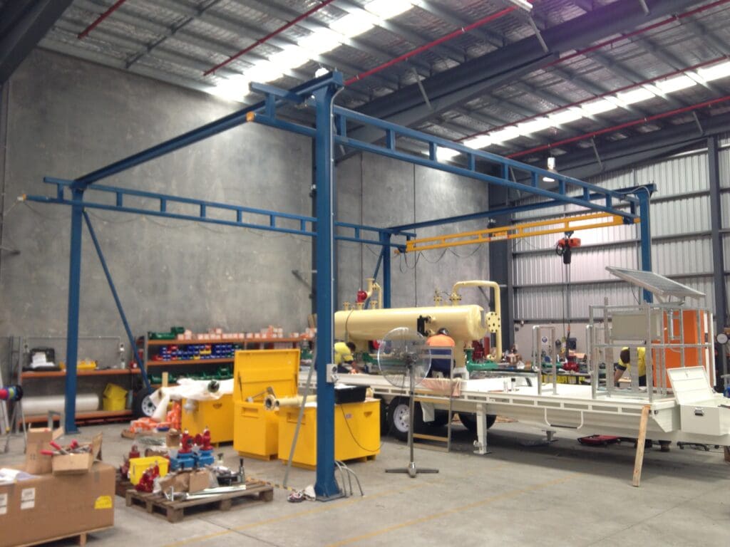 Free-standing workstation bridge crane Gorbel for CS GAS