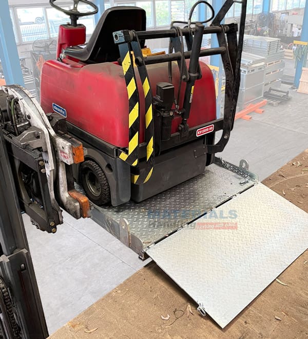 LHP1000 Transport Platform loaded ramp LHP1000 Lifting and Handling Platform loaded ramp