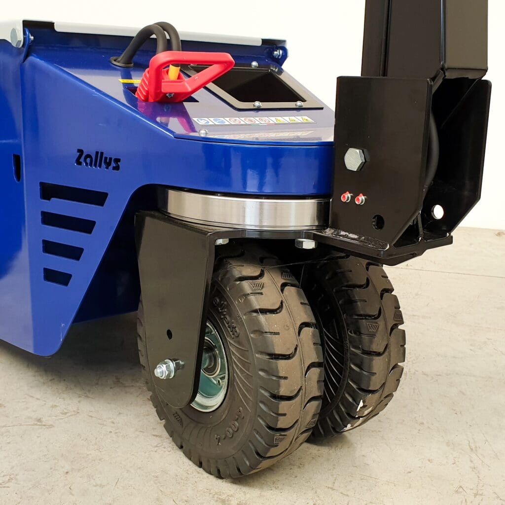 Powered tug tow tractor M10 (2) Powered tug tow tractor M10 (2)