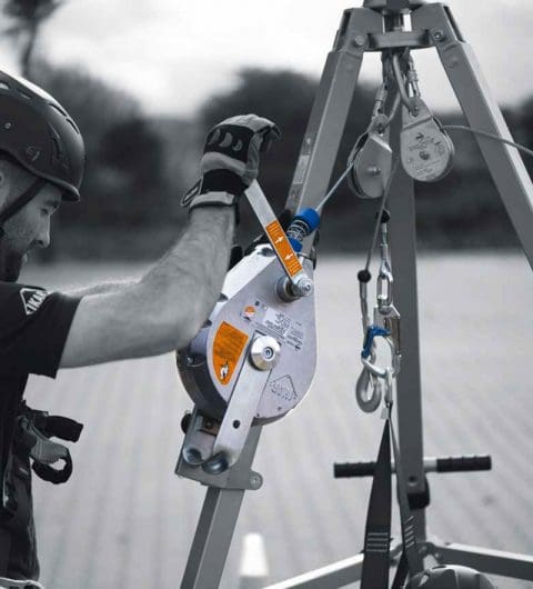 Self Retracting Lifelines with Recovery Winch (1) Self Retracting Lifelines with Recovery Winch (1)